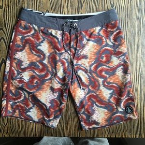 Volcom 4 way stretch boardshorts